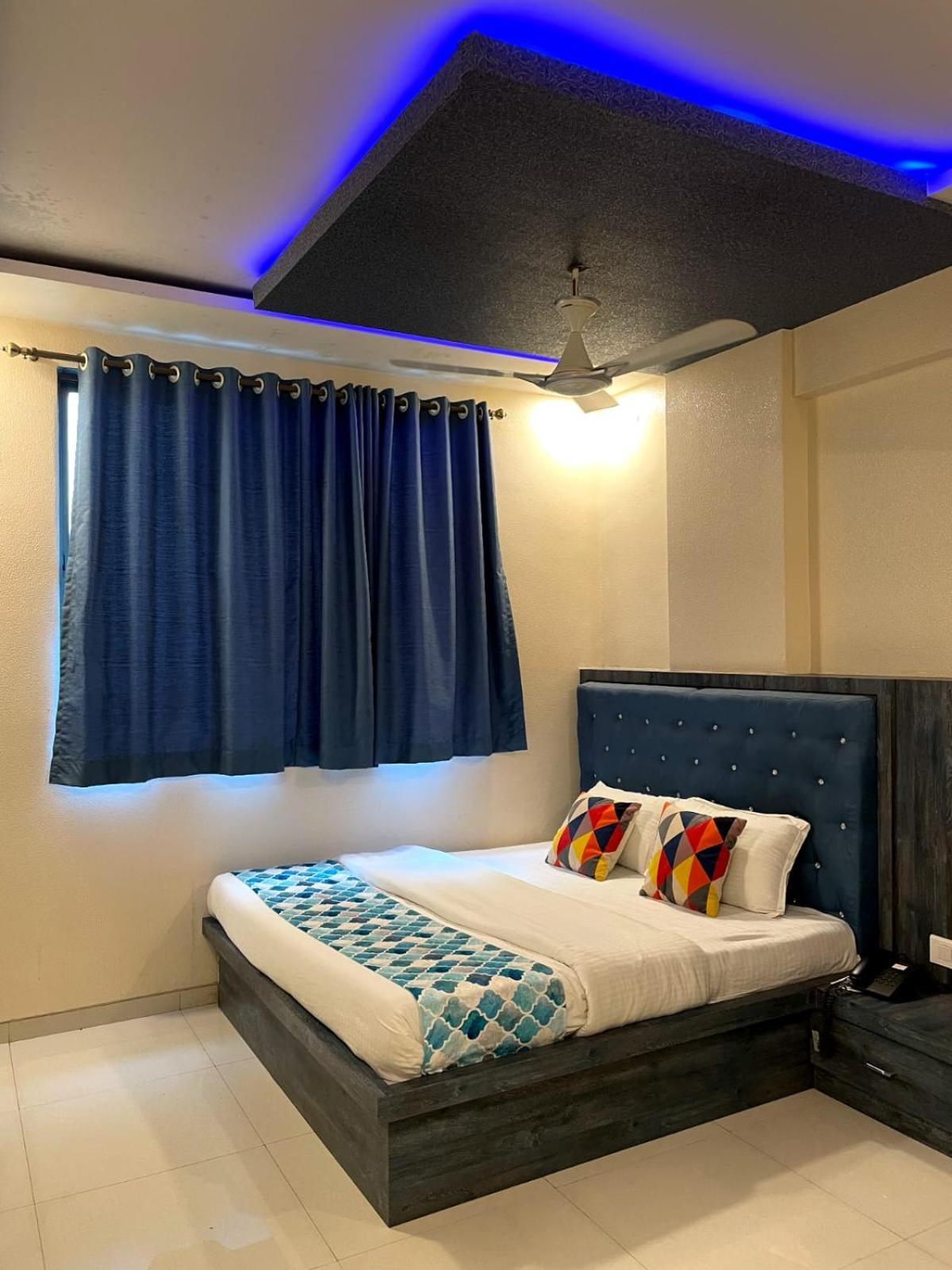 Hotel Mari Aai Residency Navi Mumbai Extérieur photo